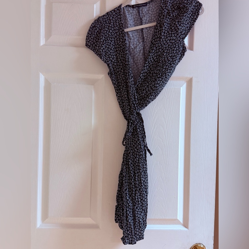 Brandy Melville Navy and White Floral Dress